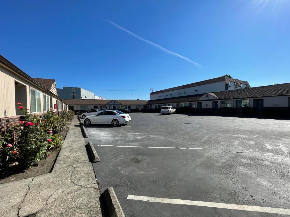 Holiday Motel Portland Bagian luar foto
