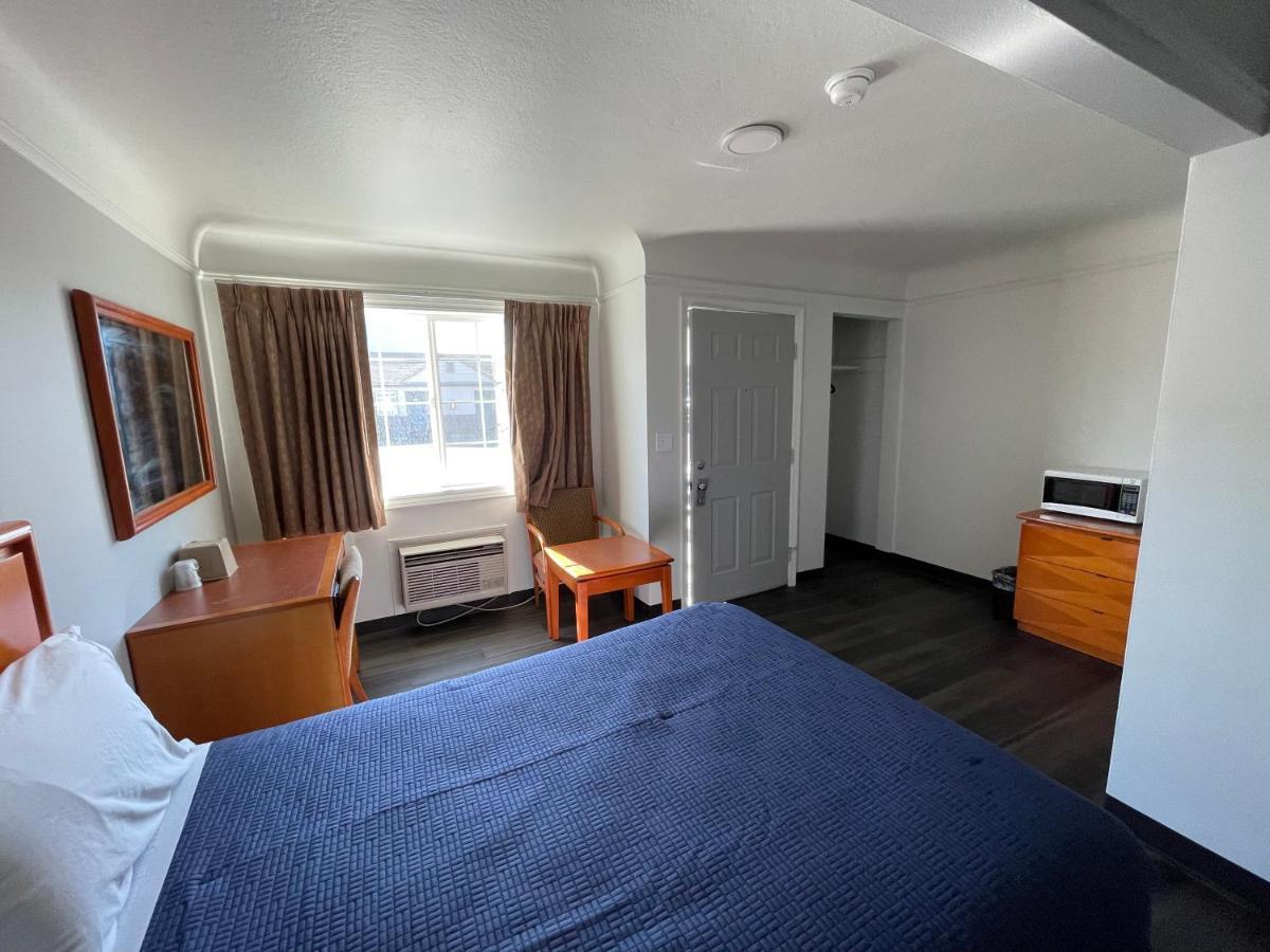 Holiday Motel Portland Bagian luar foto