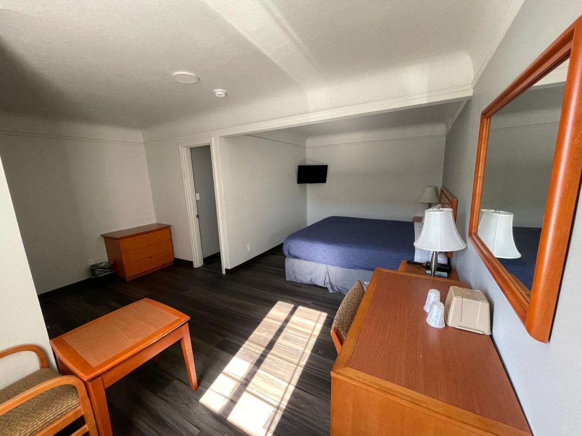 Holiday Motel Portland Bagian luar foto